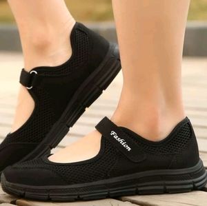 Women's Sporty Sneakers ~ New